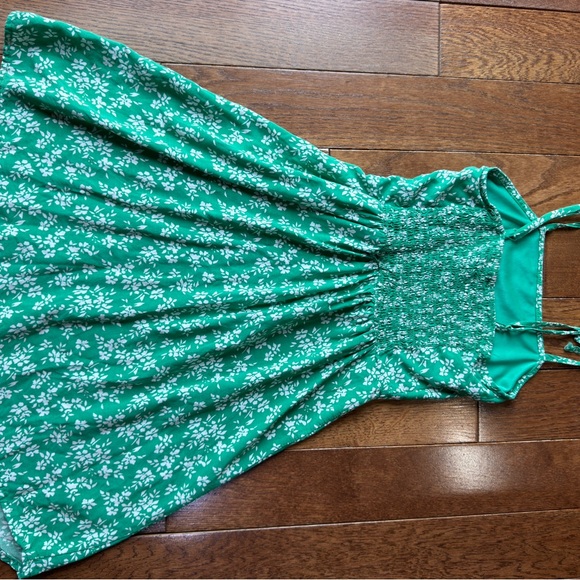 Beautiful, light weight urban kids dress - Picture 8 of 11